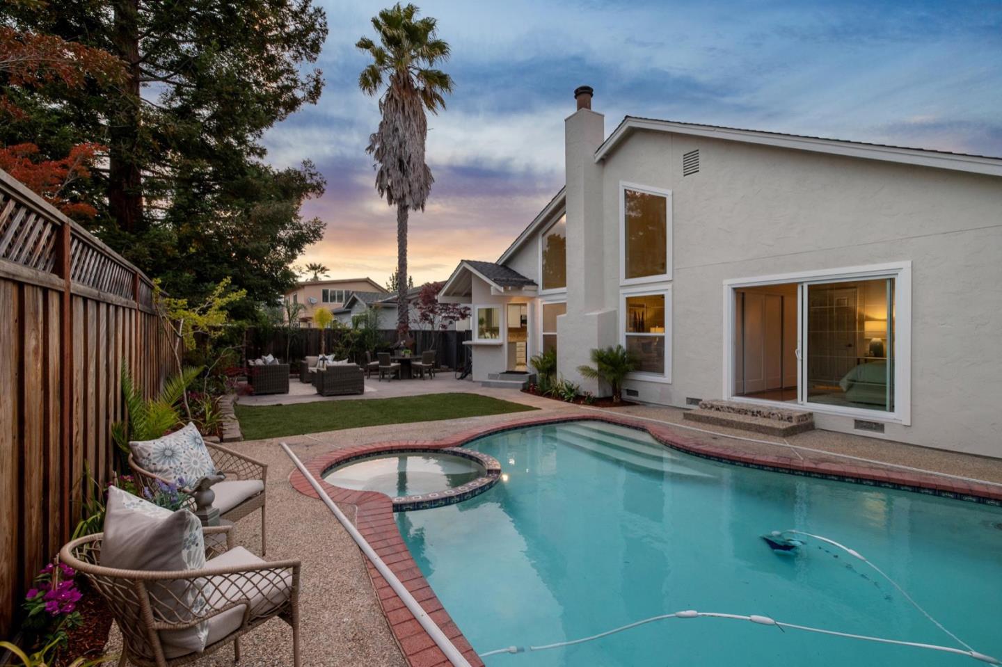 Detail Gallery Image 70 of 79 For 561 Anchor Cir, Redwood City,  CA 94065 - 3 Beds | 2 Baths