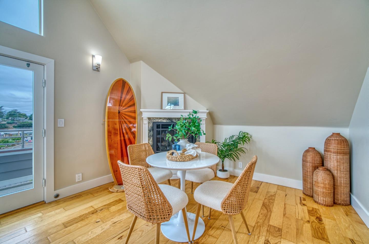 Detail Gallery Image 11 of 56 For 41 6th Ave, Santa Cruz,  CA 95062 - 3 Beds | 2 Baths