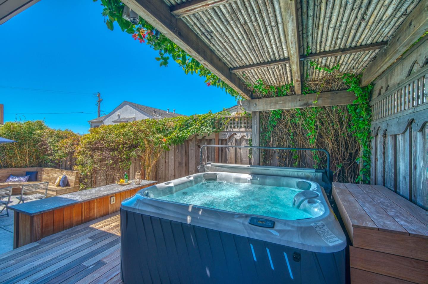 Detail Gallery Image 37 of 56 For 41 6th Ave, Santa Cruz,  CA 95062 - 3 Beds | 2 Baths