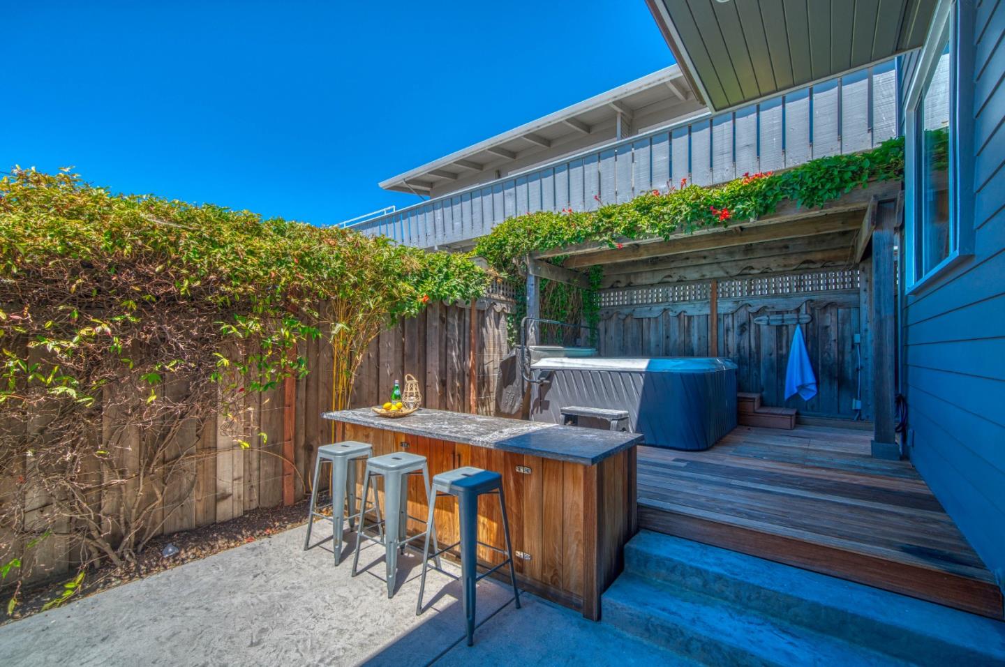 Detail Gallery Image 40 of 56 For 41 6th Ave, Santa Cruz,  CA 95062 - 3 Beds | 2 Baths