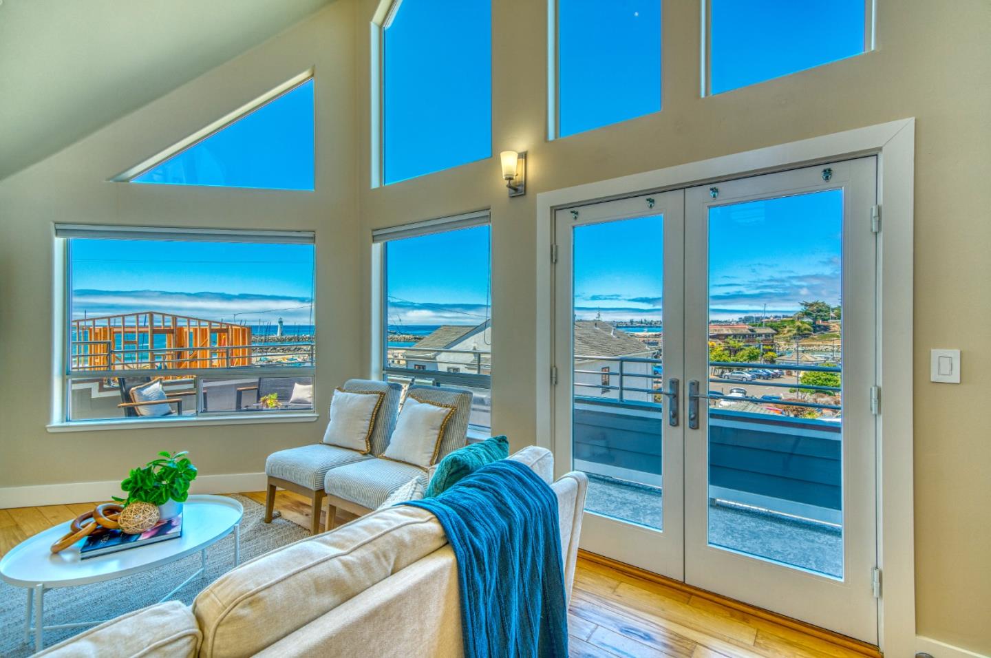 Detail Gallery Image 5 of 56 For 41 6th Ave, Santa Cruz,  CA 95062 - 3 Beds | 2 Baths