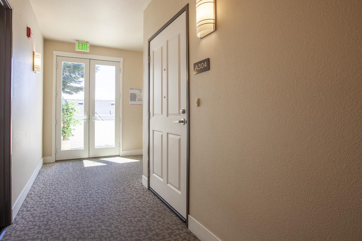 Detail Gallery Image 3 of 22 For 224 Laurel St #A304,  Santa Cruz,  CA 95060 - 1 Beds | 1 Baths