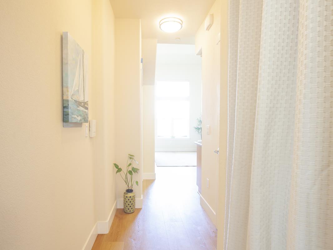 Detail Gallery Image 4 of 22 For 224 Laurel St #A304,  Santa Cruz,  CA 95060 - 1 Beds | 1 Baths