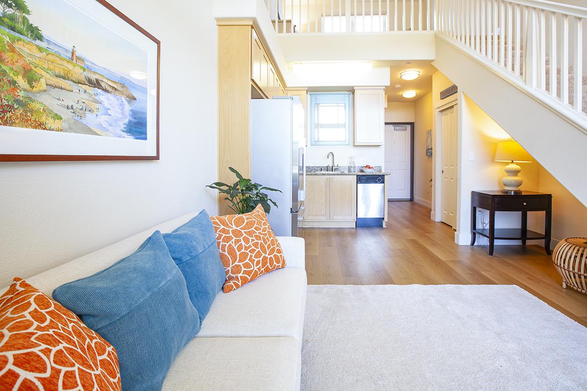 Detail Gallery Image 7 of 22 For 224 Laurel St #A304,  Santa Cruz,  CA 95060 - 1 Beds | 1 Baths