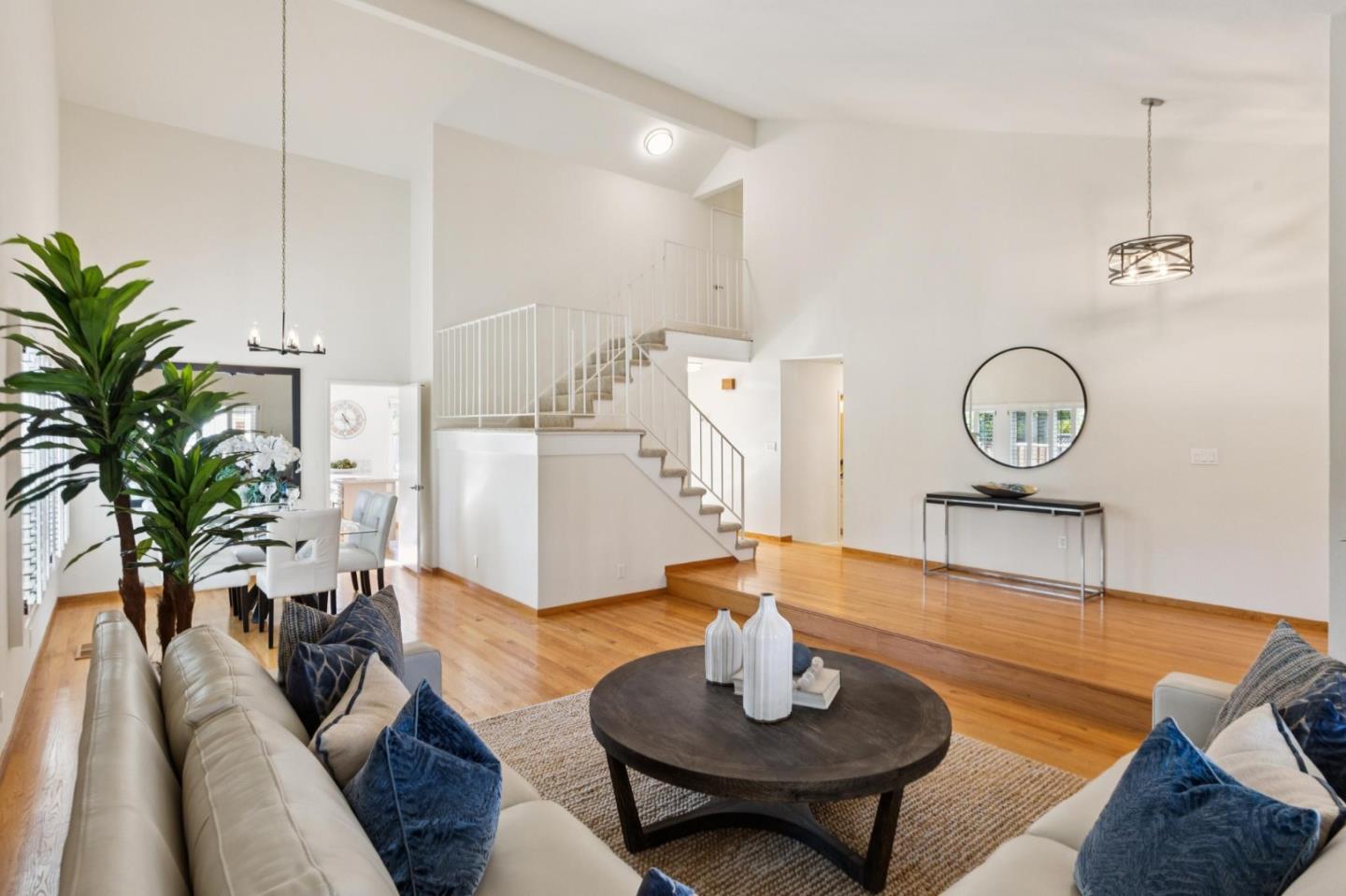 Detail Gallery Image 7 of 45 For 733 Grimswood Ct, San Jose,  CA 95120 - 5 Beds | 3 Baths