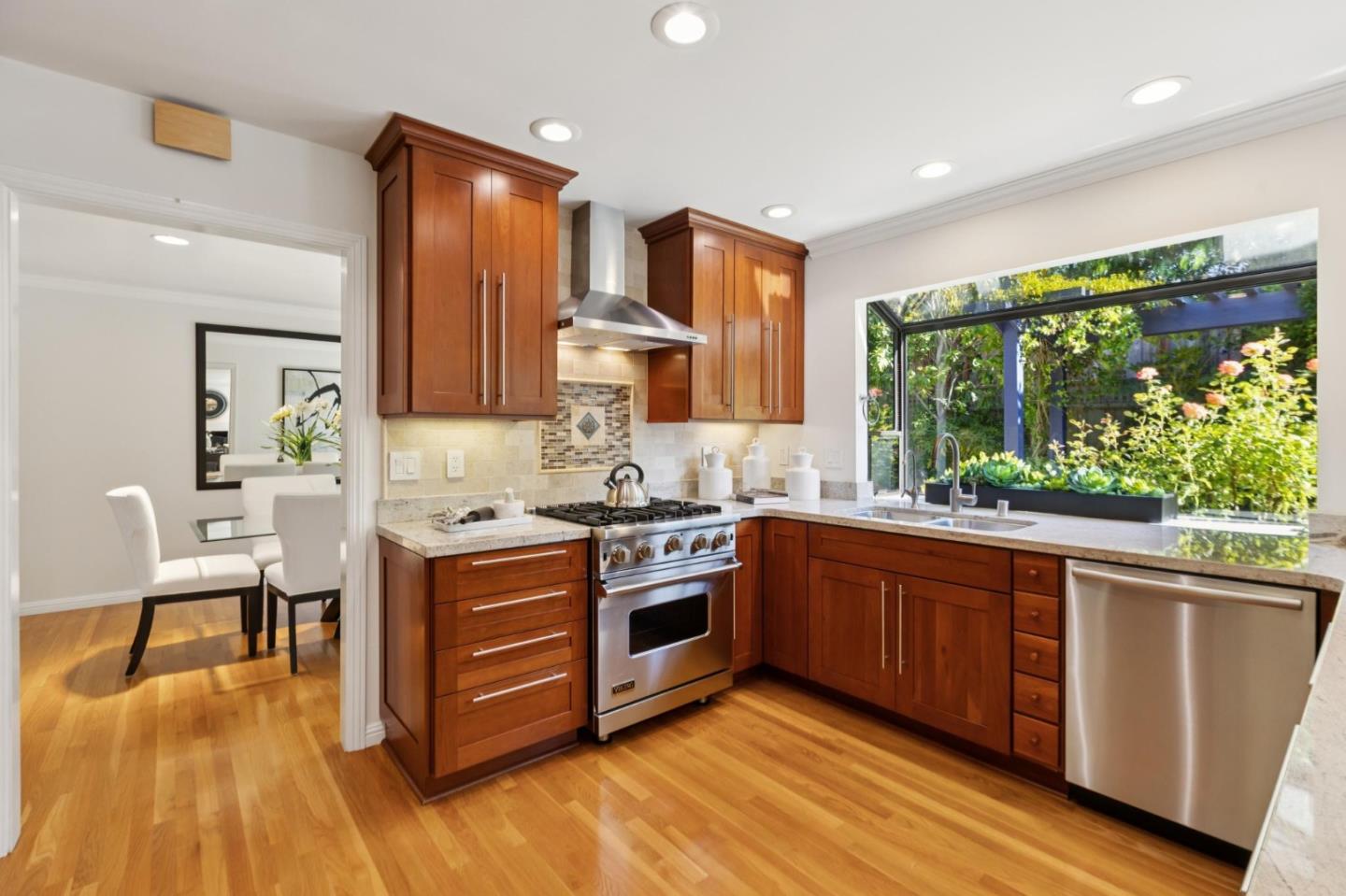 Detail Gallery Image 17 of 82 For 256 Marchmont Ct, Los Gatos,  CA 95032 - 5 Beds | 3/1 Baths