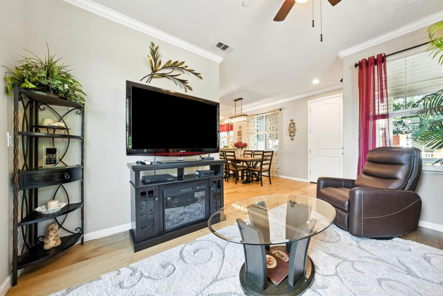 Detail Gallery Image 16 of 33 For 160 Sarafina Way, Gilroy,  CA 95020 - 3 Beds | 2/1 Baths