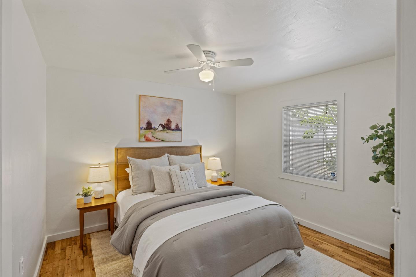 Detail Gallery Image 8 of 13 For 1778 Harding St, Seaside,  CA 93955 - 2 Beds | 1 Baths