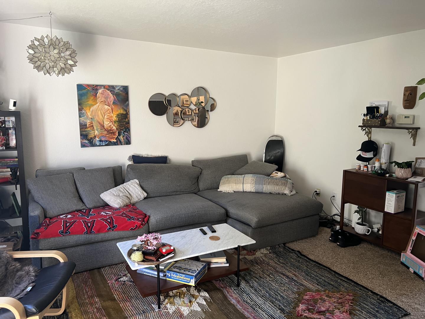 Detail Gallery Image 7 of 18 For 19115 Creekside Pl, Salinas,  CA 93908 - 3 Beds | 2/1 Baths