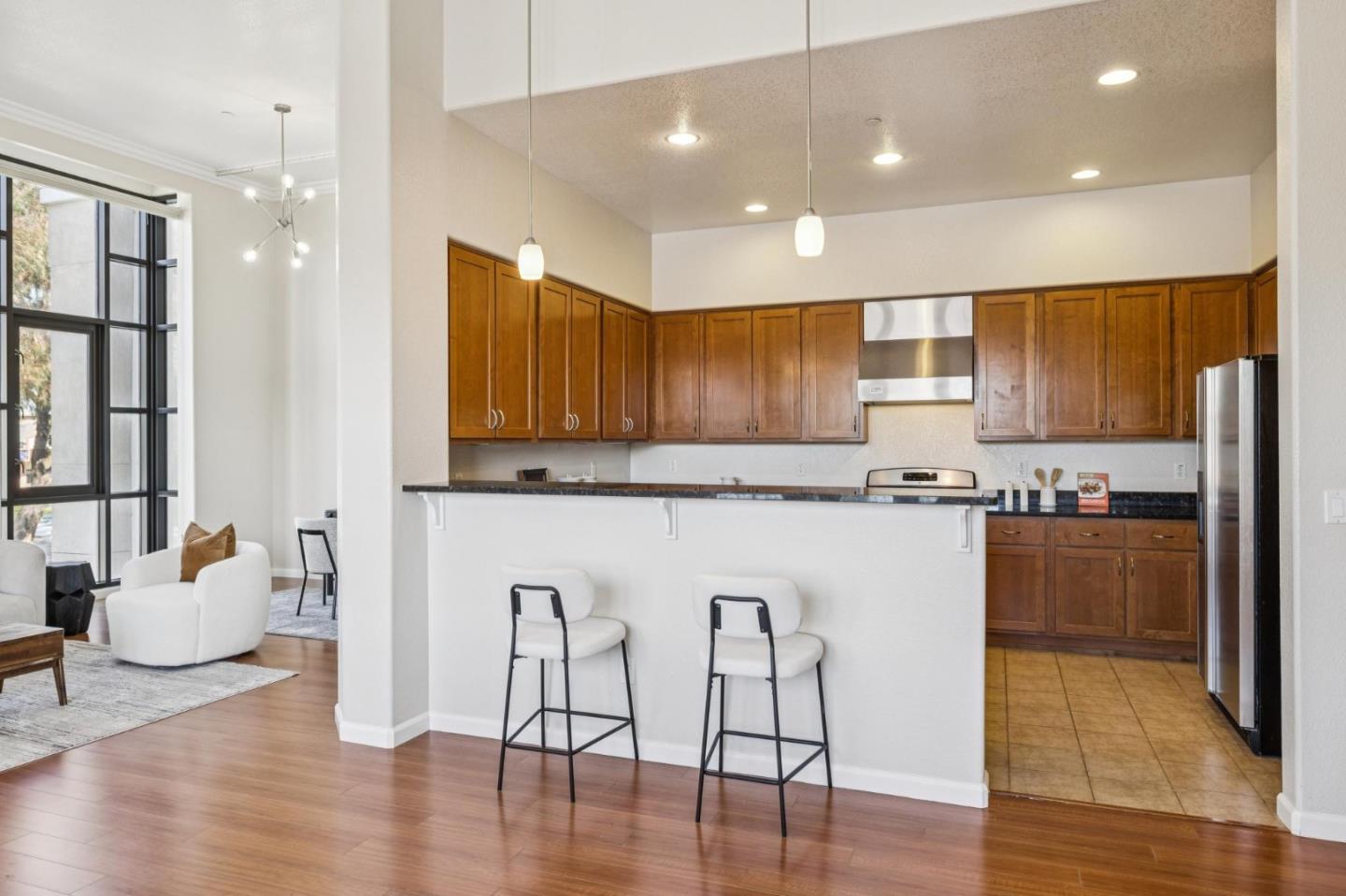 Detail Gallery Image 10 of 37 For 1388 Broadway #109,  Millbrae,  CA 94030 - 3 Beds | 2 Baths