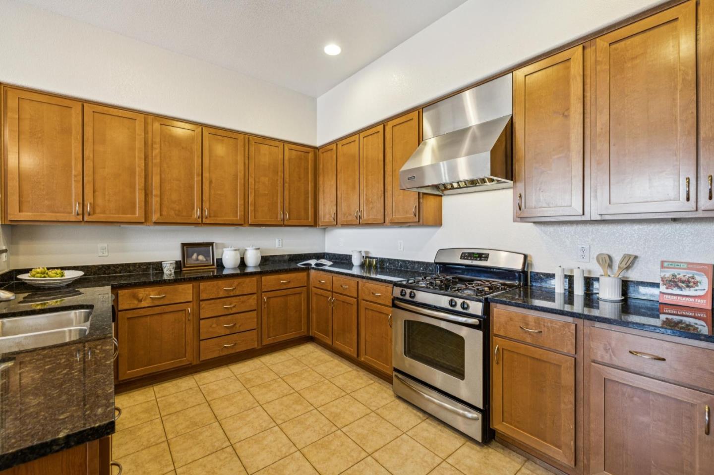 Detail Gallery Image 11 of 37 For 1388 Broadway #109,  Millbrae,  CA 94030 - 3 Beds | 2 Baths