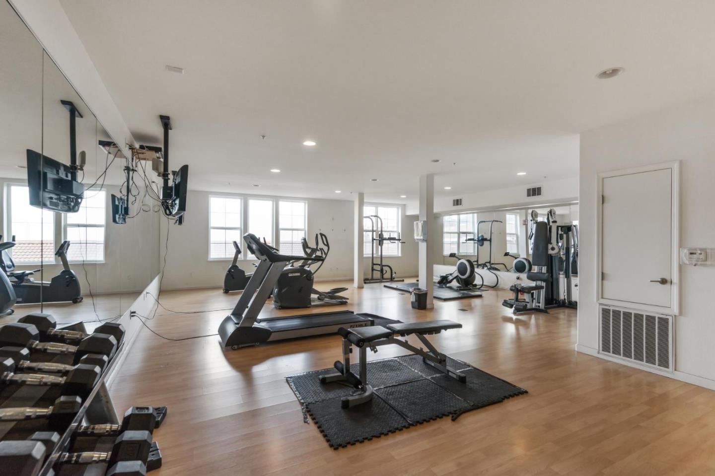 Detail Gallery Image 27 of 37 For 1388 Broadway #109,  Millbrae,  CA 94030 - 3 Beds | 2 Baths