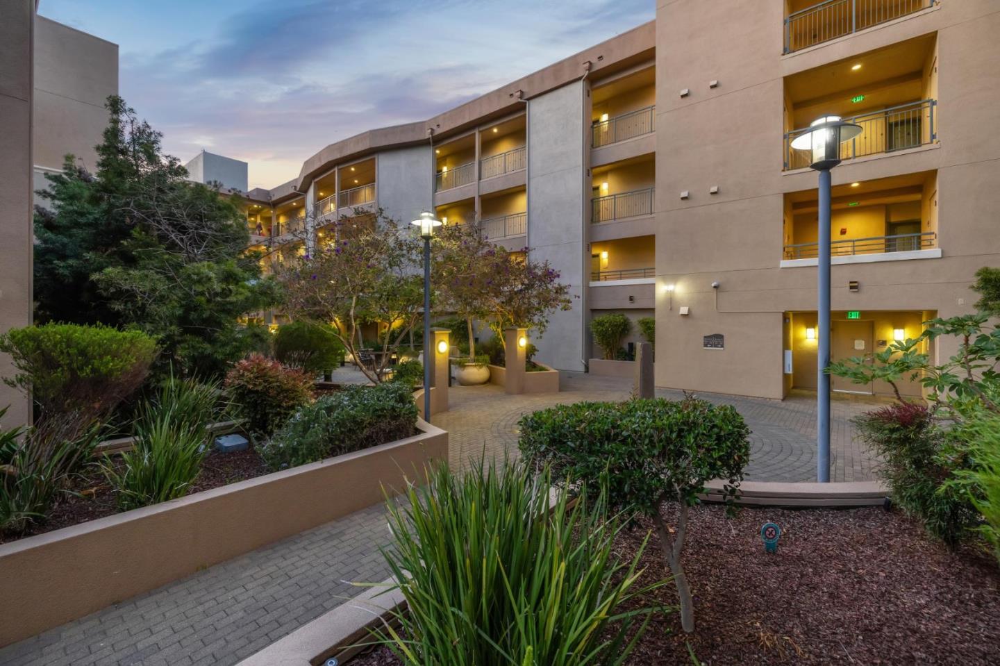 Detail Gallery Image 30 of 37 For 1388 Broadway #109,  Millbrae,  CA 94030 - 3 Beds | 2 Baths