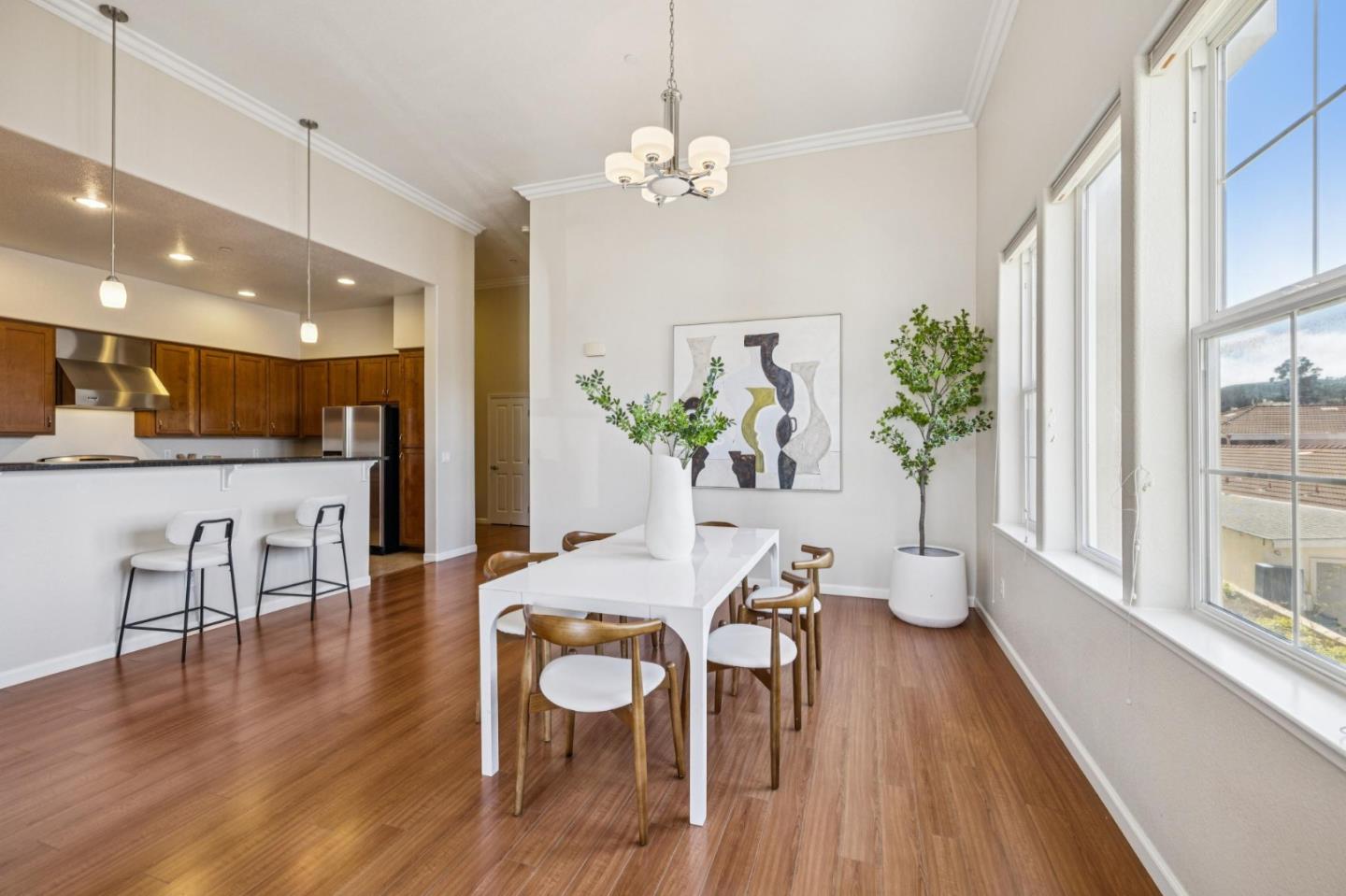Detail Gallery Image 8 of 37 For 1388 Broadway #109,  Millbrae,  CA 94030 - 3 Beds | 2 Baths