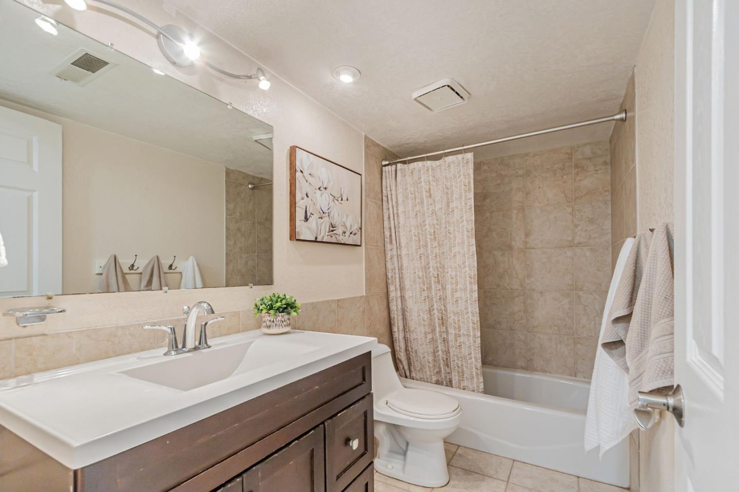 Detail Gallery Image 12 of 27 For 273 Marti Way, San Jose,  CA 95136 - 5 Beds | 3 Baths