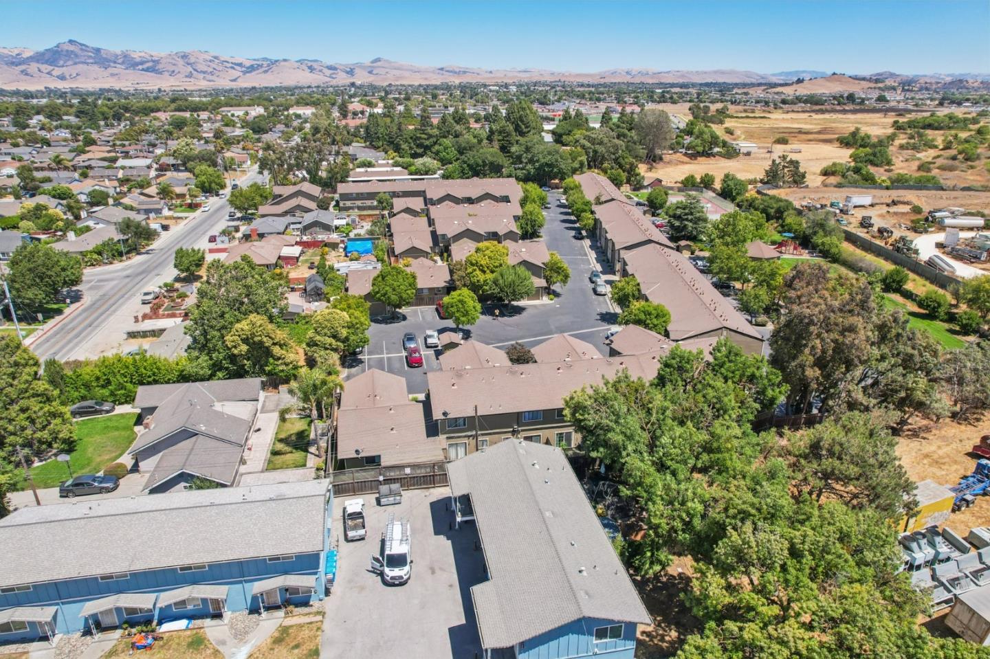 Detail Gallery Image 23 of 27 For 801 Nash Rd #I3,  Hollister,  CA 95023 - 3 Beds | 2/1 Baths