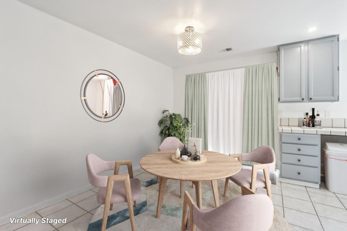 Detail Gallery Image 7 of 27 For 801 Nash Rd #I3,  Hollister,  CA 95023 - 3 Beds | 2/1 Baths