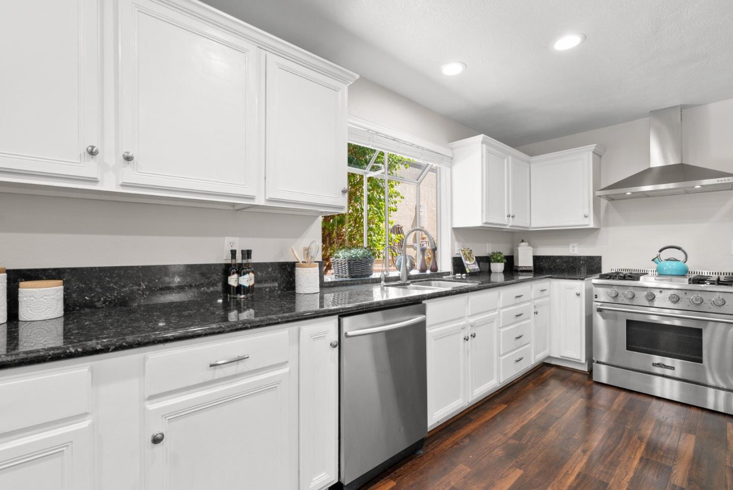 Detail Gallery Image 14 of 57 For 205 Sidesaddle Cir, Scotts Valley,  CA 95066 - 4 Beds | 3 Baths