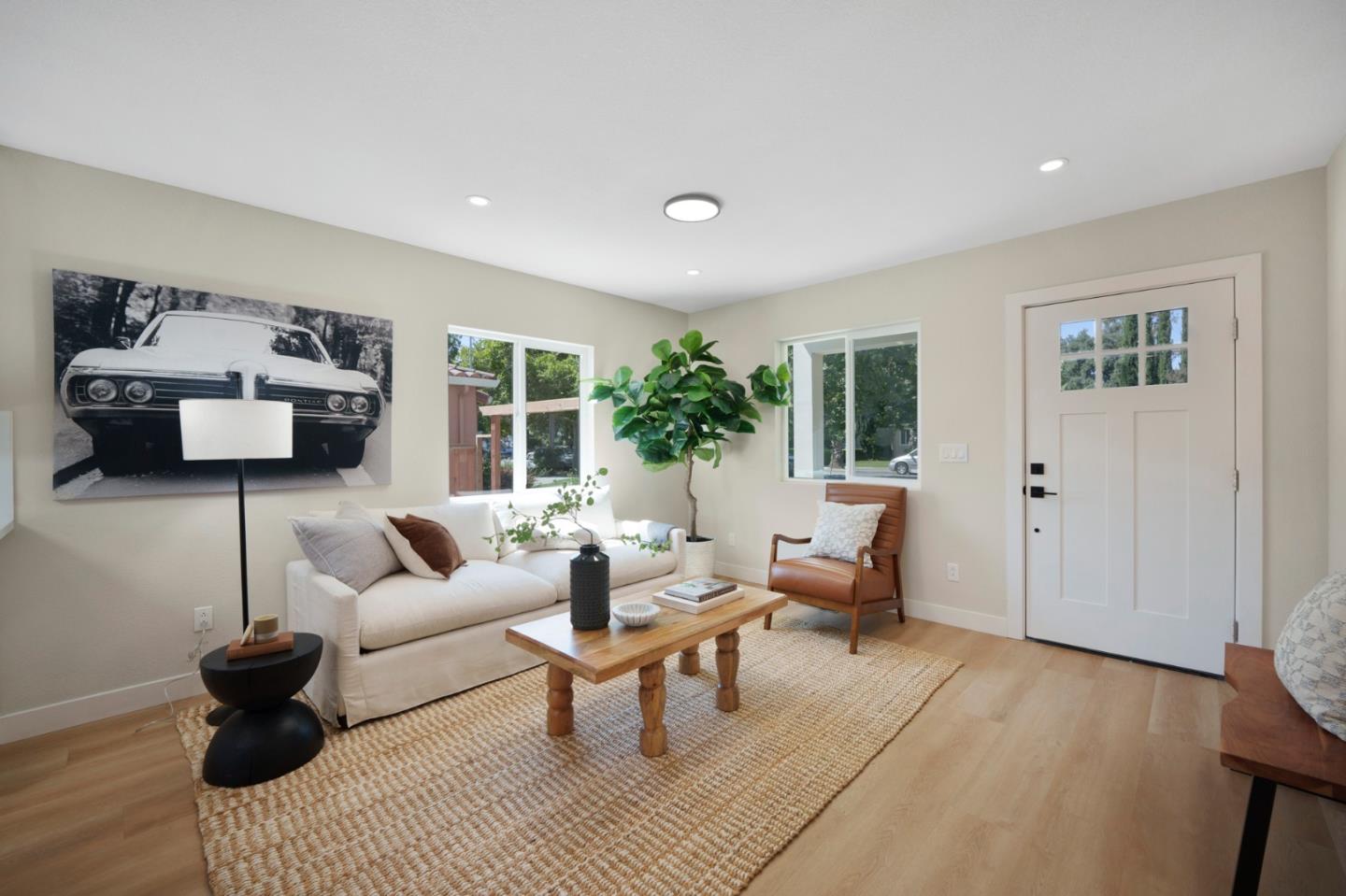 Detail Gallery Image 2 of 24 For 730 Laurel St, San Jose,  CA 95126 - 2 Beds | 2 Baths