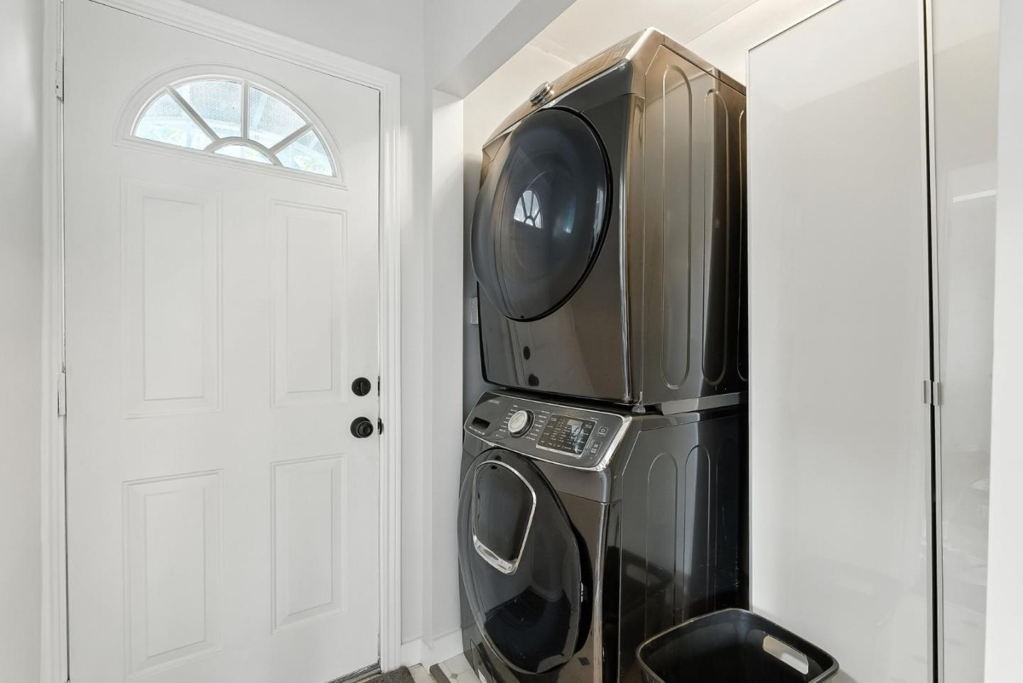Detail Gallery Image 20 of 24 For 884 York St, San Francisco,  CA 94110 - 2 Beds | 1 Baths