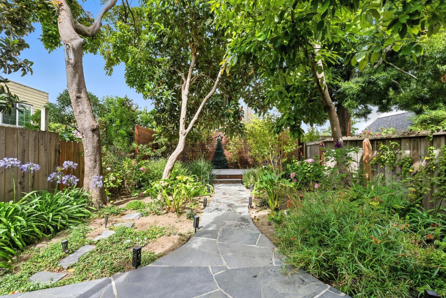 Detail Gallery Image 22 of 24 For 884 York St, San Francisco,  CA 94110 - 2 Beds | 1 Baths