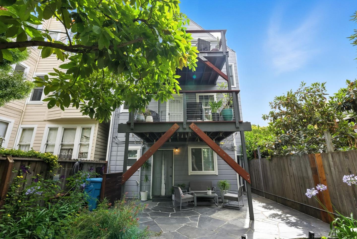 Detail Gallery Image 24 of 24 For 884 York St, San Francisco,  CA 94110 - 2 Beds | 1 Baths