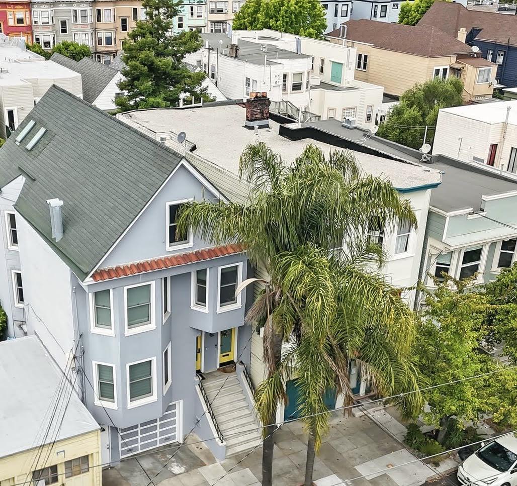 Detail Gallery Image 4 of 24 For 884 York St, San Francisco,  CA 94110 - 2 Beds | 1 Baths