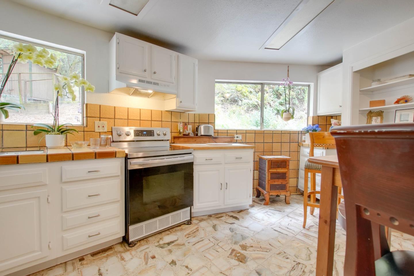 Detail Gallery Image 12 of 54 For 575 Snyder Ave, Aromas,  CA 95004 - 3 Beds | 2 Baths