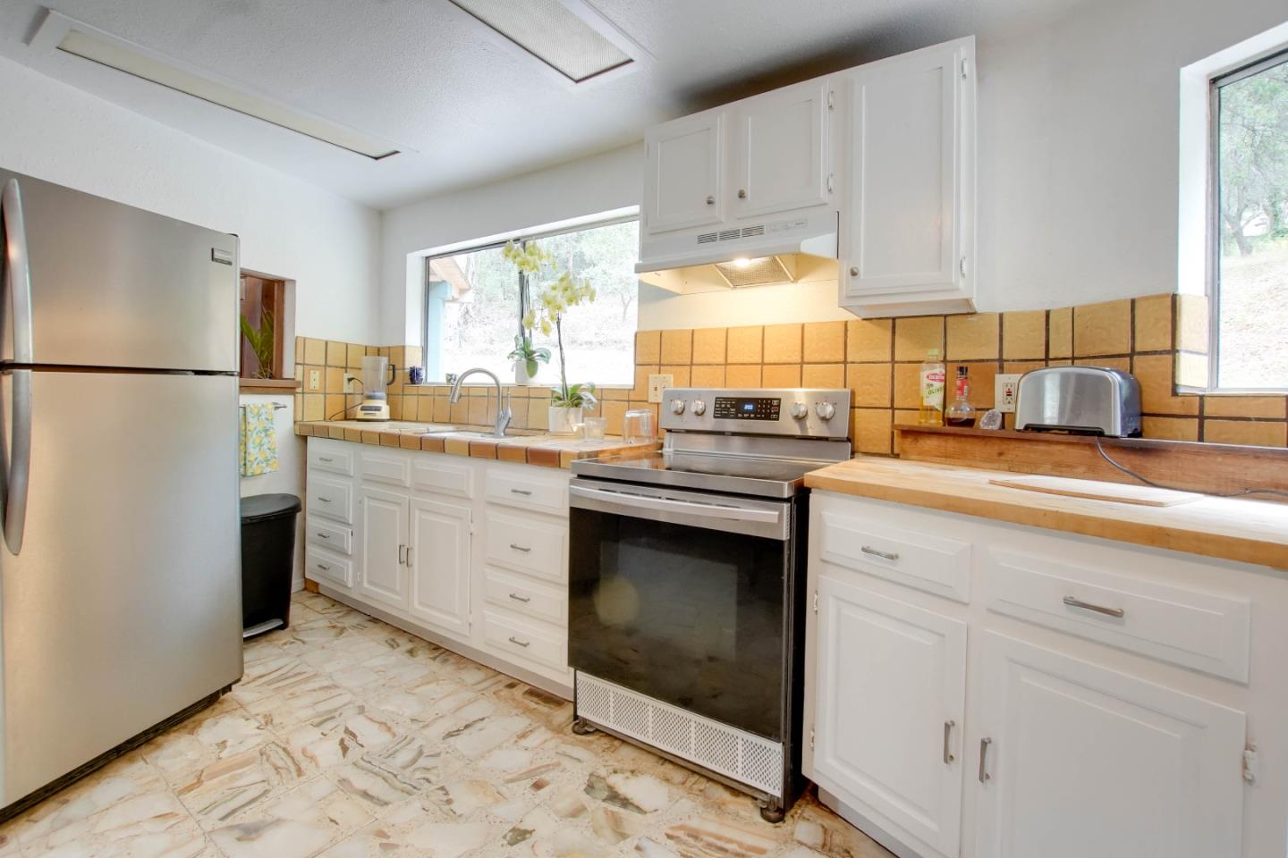 Detail Gallery Image 13 of 54 For 575 Snyder Ave, Aromas,  CA 95004 - 3 Beds | 2 Baths