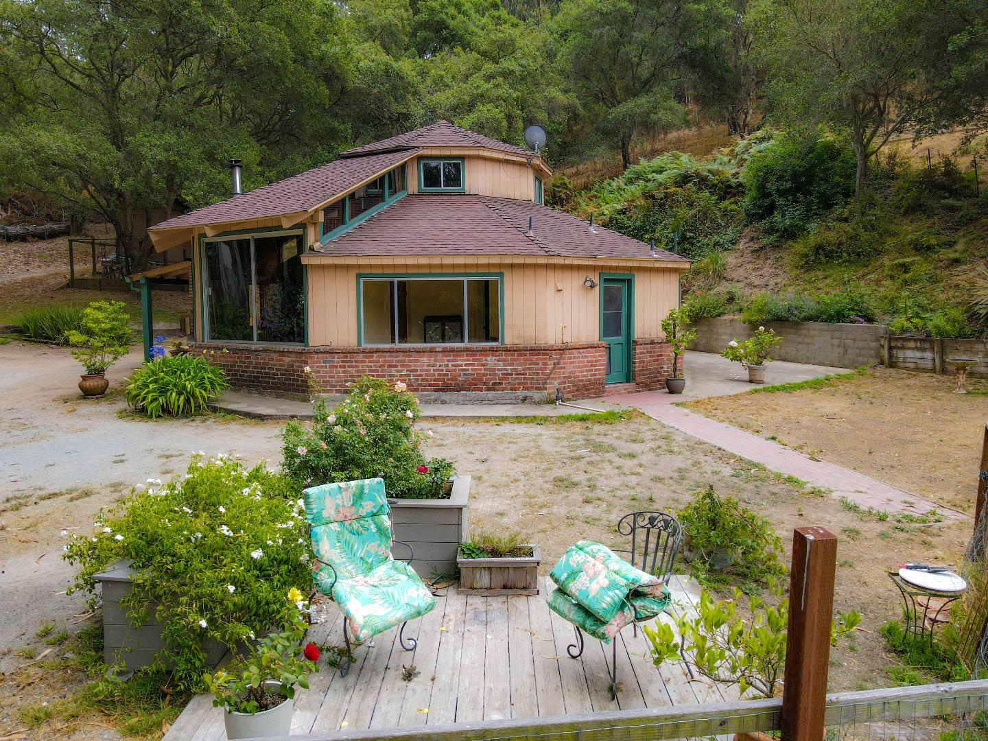 Detail Gallery Image 4 of 54 For 575 Snyder Ave, Aromas,  CA 95004 - 3 Beds | 2 Baths
