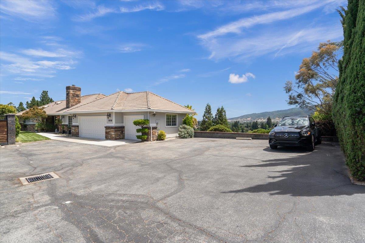 Detail Gallery Image 11 of 146 For 1501 Welburn Ave, Gilroy,  CA 95020 - 5 Beds | 3/1 Baths