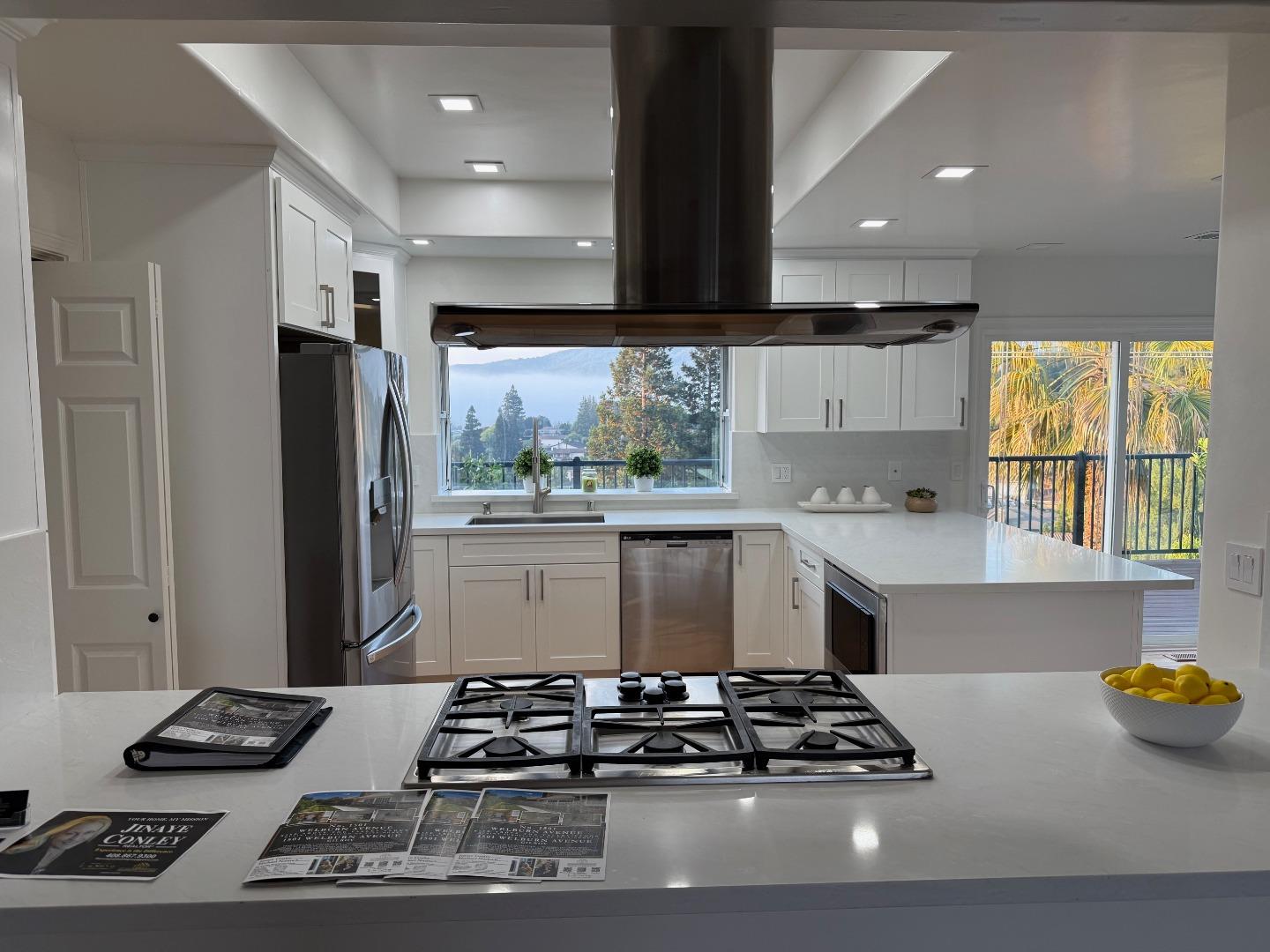Detail Gallery Image 4 of 146 For 1501 Welburn Ave, Gilroy,  CA 95020 - 5 Beds | 3/1 Baths