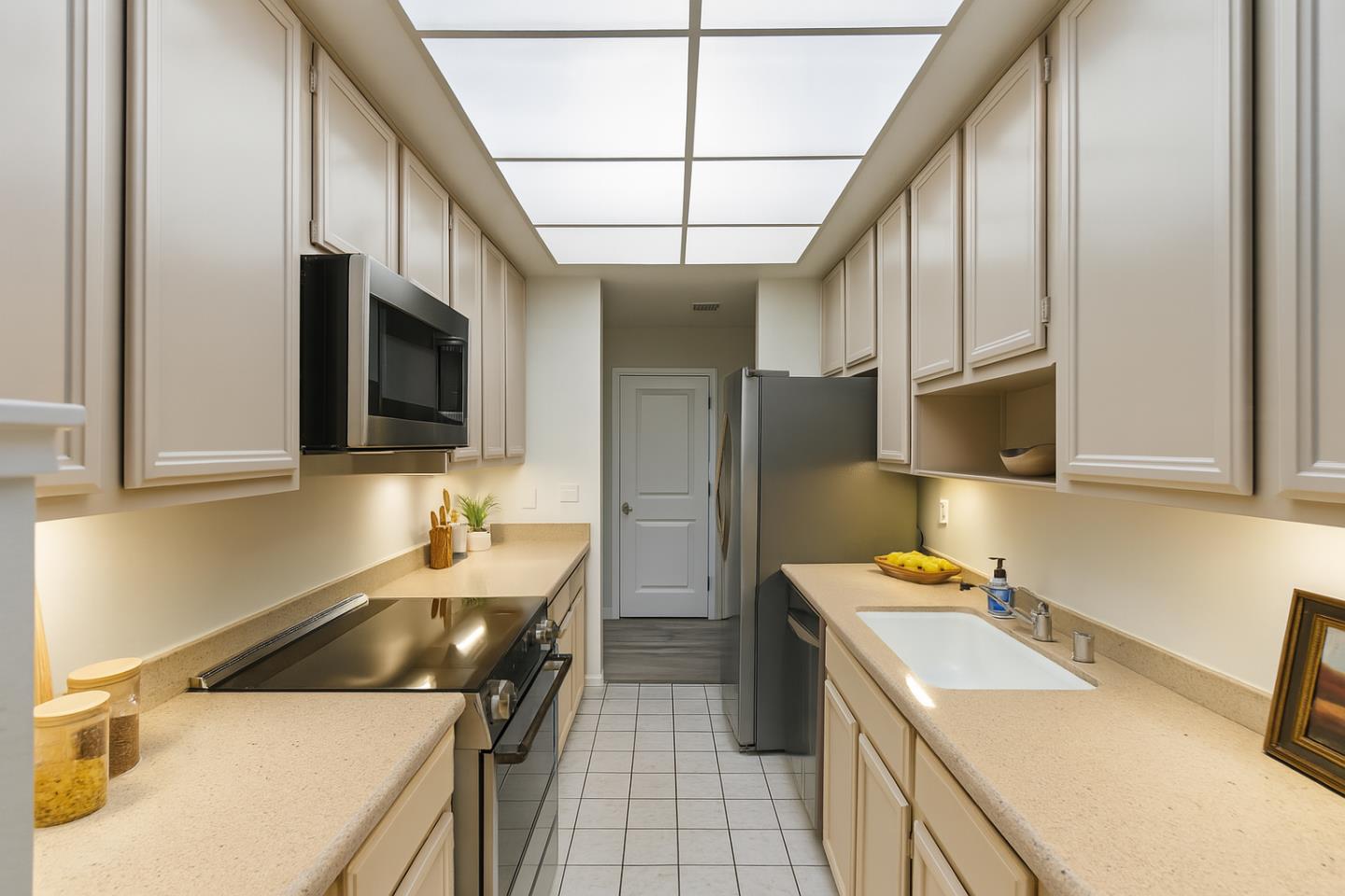 Detail Gallery Image 11 of 44 For 914 Shoreline Dr, San Mateo,  CA 94404 - 2 Beds | 2 Baths