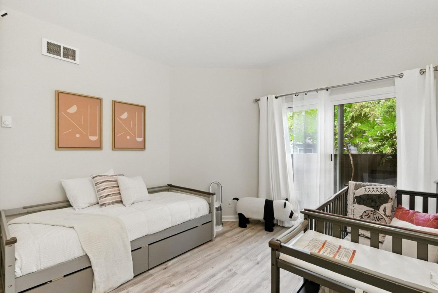 Detail Gallery Image 15 of 44 For 914 Shoreline Dr, San Mateo,  CA 94404 - 2 Beds | 2 Baths