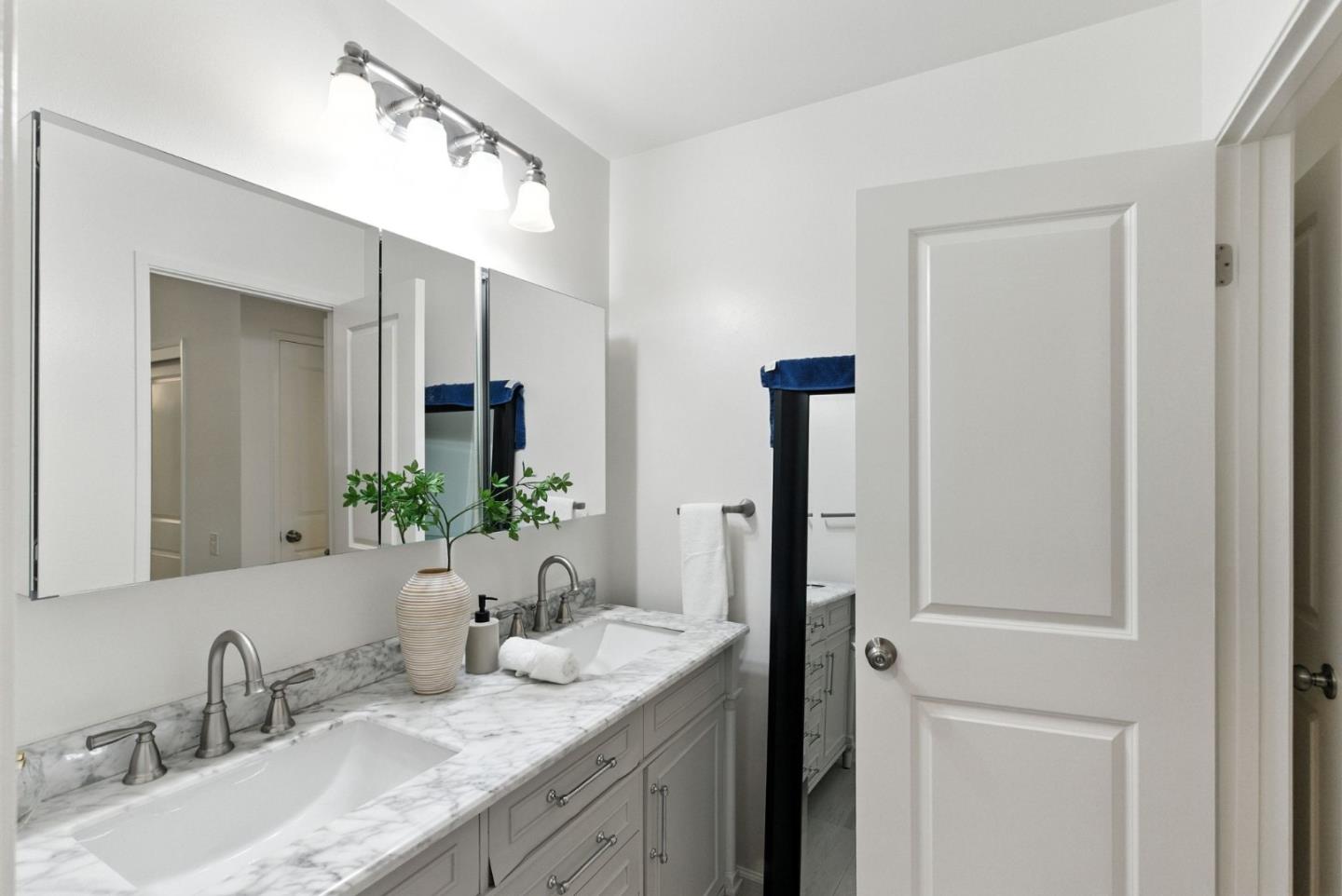 Detail Gallery Image 24 of 44 For 914 Shoreline Dr, San Mateo,  CA 94404 - 2 Beds | 2 Baths