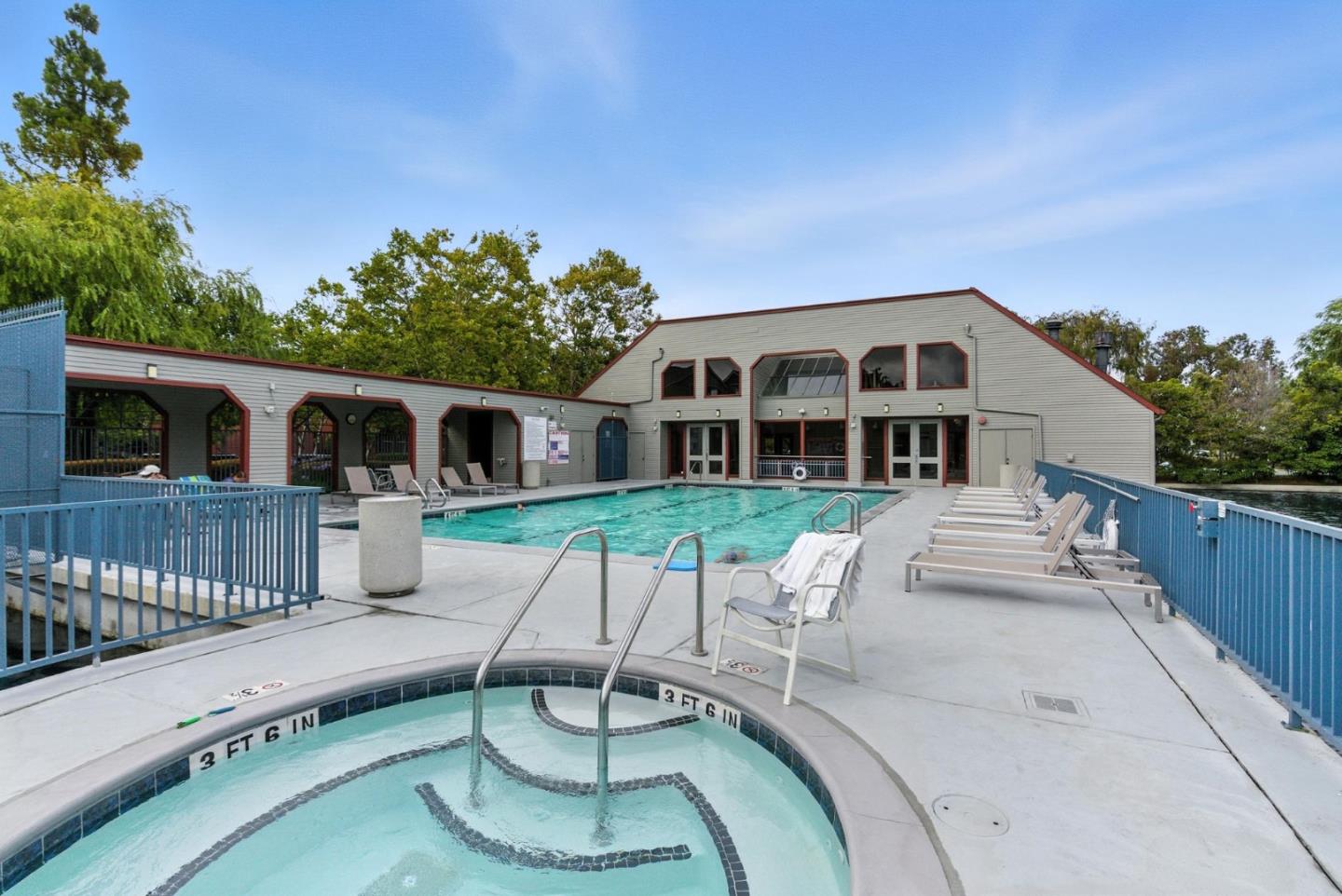 Detail Gallery Image 34 of 44 For 914 Shoreline Dr, San Mateo,  CA 94404 - 2 Beds | 2 Baths