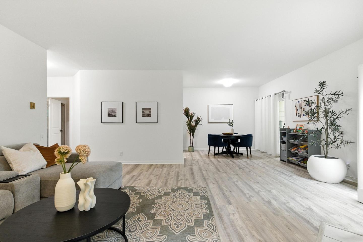 Detail Gallery Image 4 of 44 For 914 Shoreline Dr, San Mateo,  CA 94404 - 2 Beds | 2 Baths