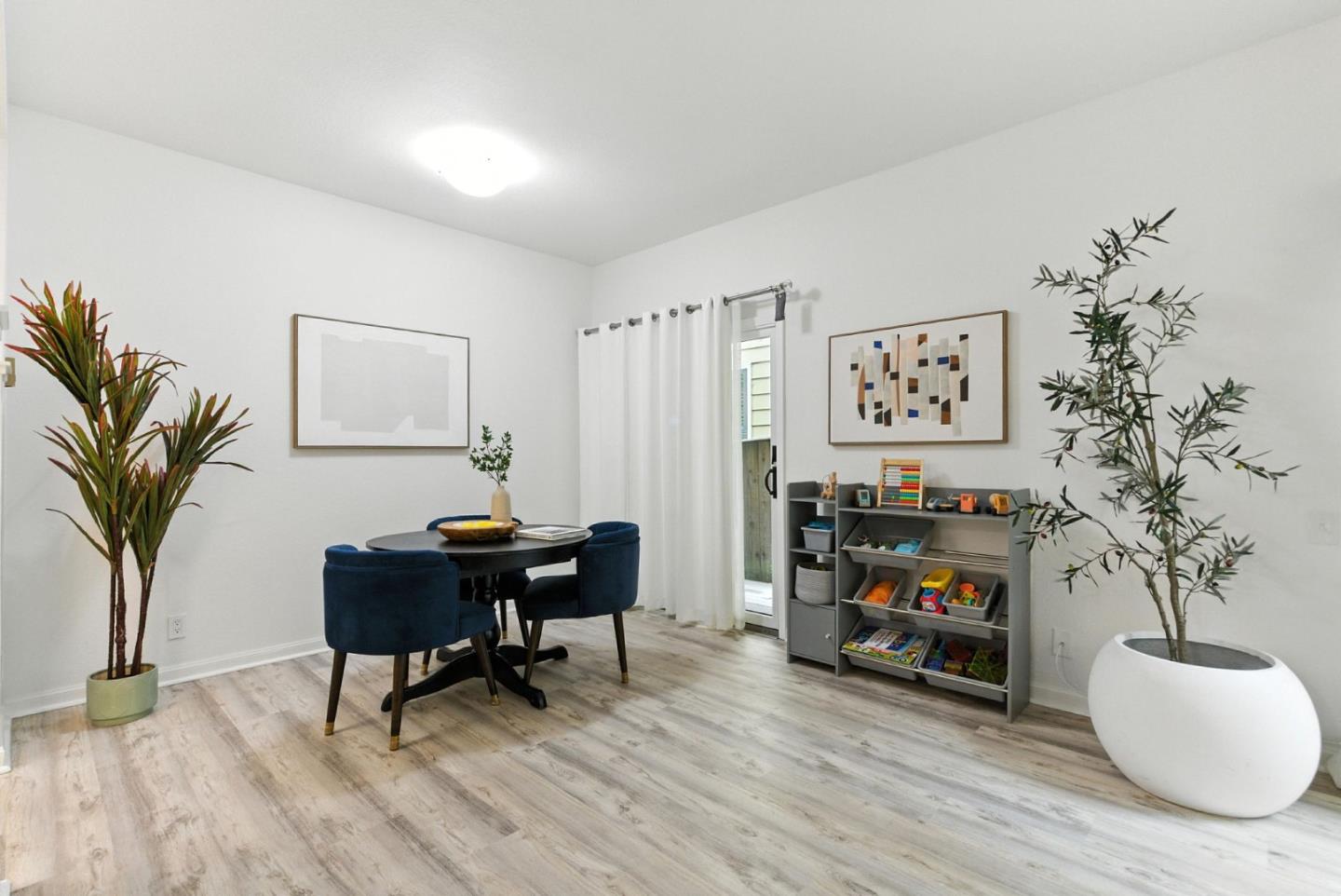 Detail Gallery Image 7 of 44 For 914 Shoreline Dr, San Mateo,  CA 94404 - 2 Beds | 2 Baths