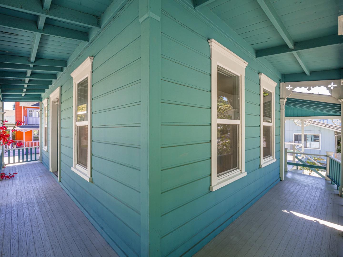 Detail Gallery Image 12 of 72 For 807 Laurel St, Santa Cruz,  CA 95060 - 4 Beds | 2 Baths
