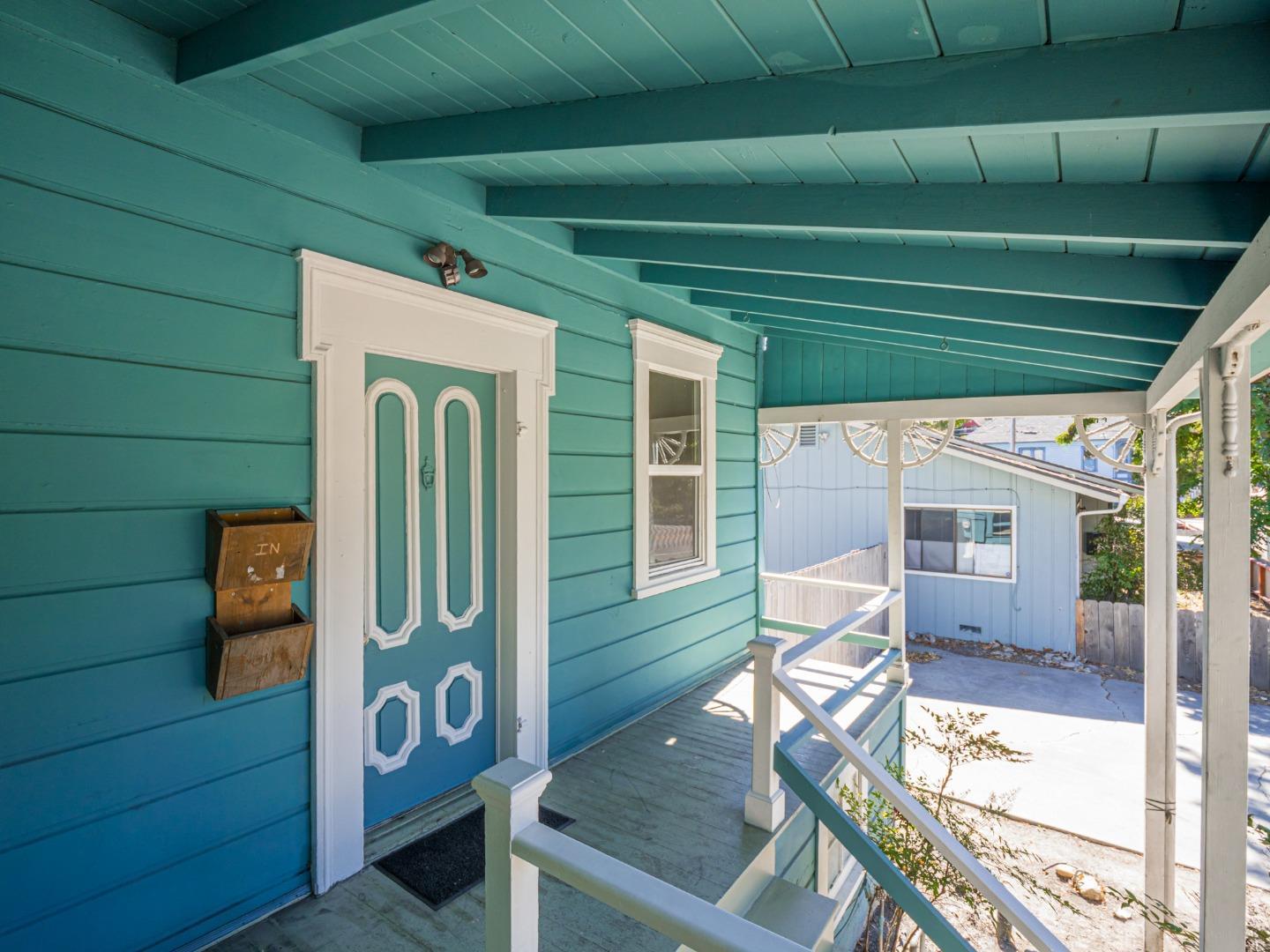 Detail Gallery Image 13 of 72 For 807 Laurel St, Santa Cruz,  CA 95060 - 4 Beds | 2 Baths