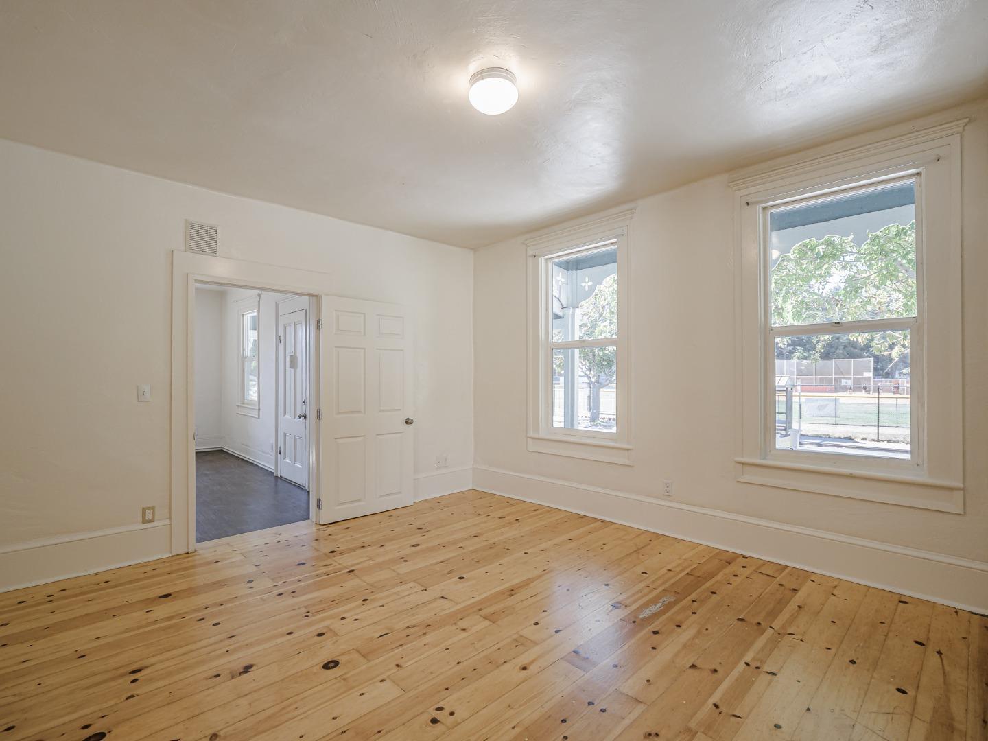 Detail Gallery Image 19 of 72 For 807 Laurel St, Santa Cruz,  CA 95060 - 4 Beds | 2 Baths