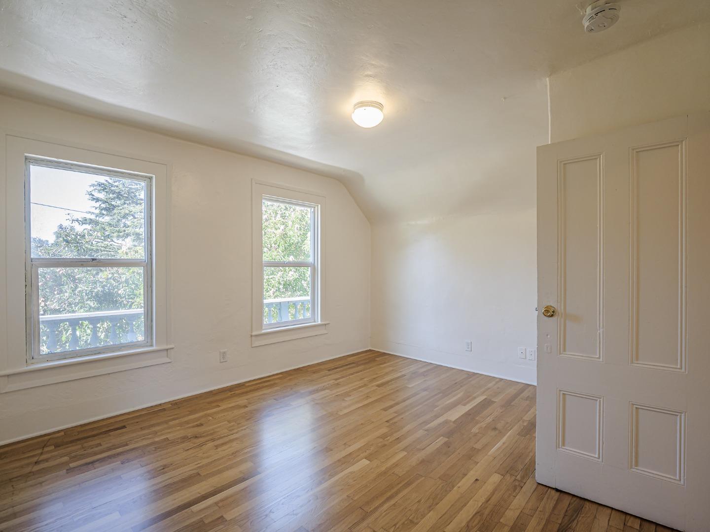 Detail Gallery Image 31 of 72 For 807 Laurel St, Santa Cruz,  CA 95060 - 4 Beds | 2 Baths