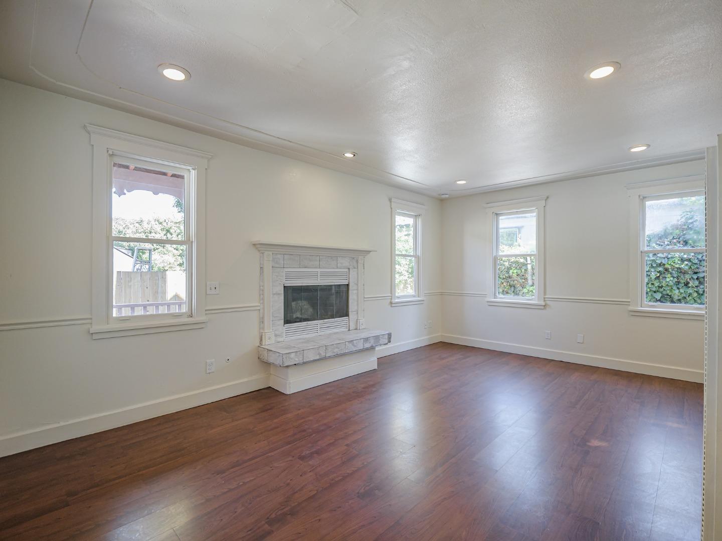 Detail Gallery Image 47 of 72 For 807 Laurel St, Santa Cruz,  CA 95060 - 4 Beds | 2 Baths