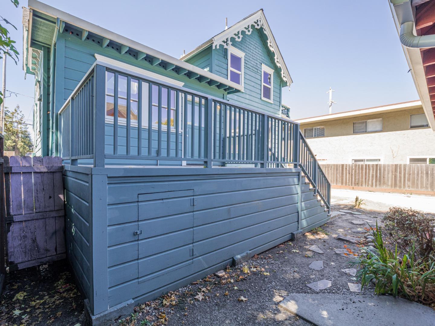 Detail Gallery Image 7 of 72 For 807 Laurel St, Santa Cruz,  CA 95060 - 4 Beds | 2 Baths