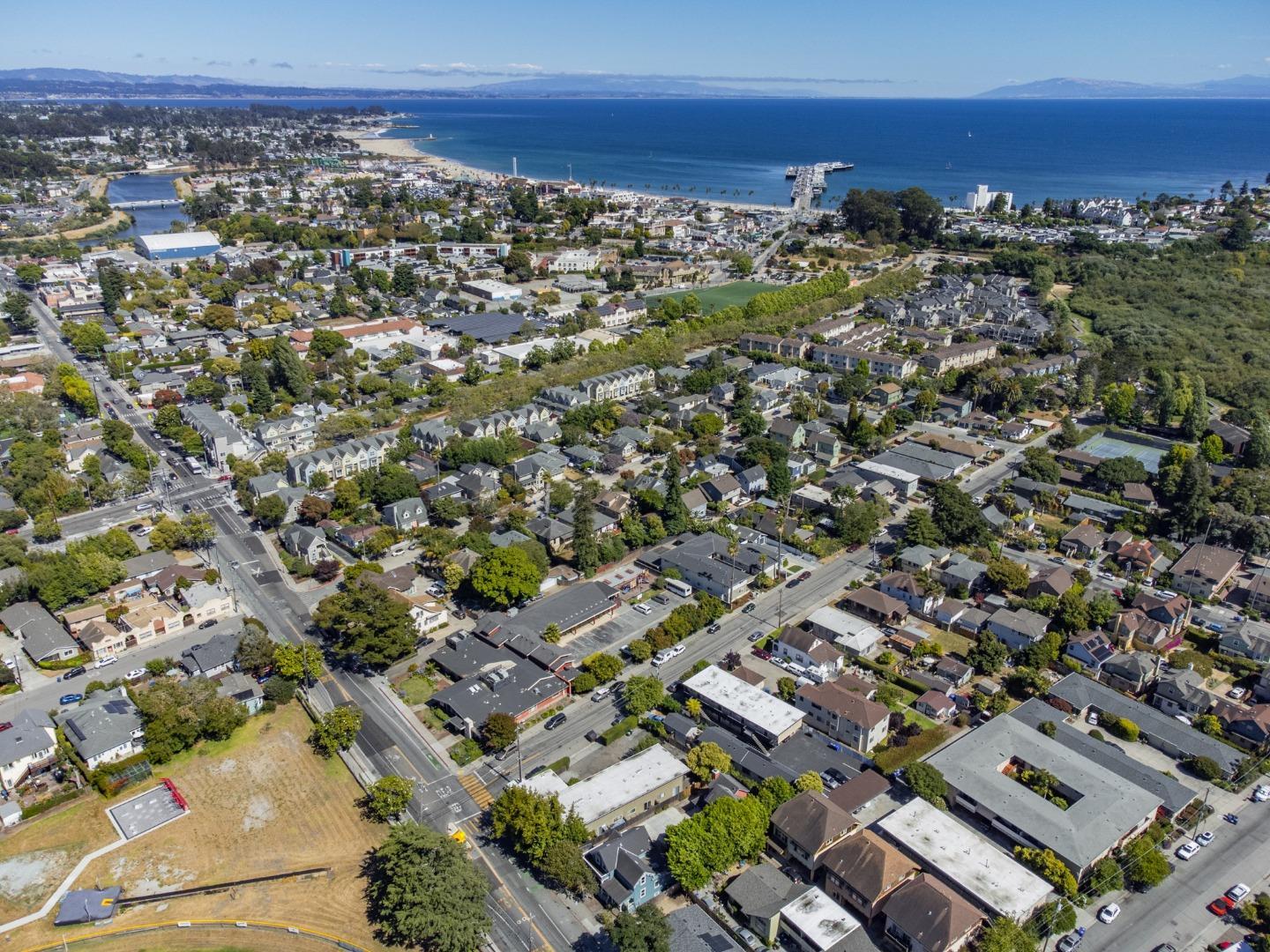 Detail Gallery Image 71 of 72 For 807 Laurel St, Santa Cruz,  CA 95060 - 4 Beds | 2 Baths