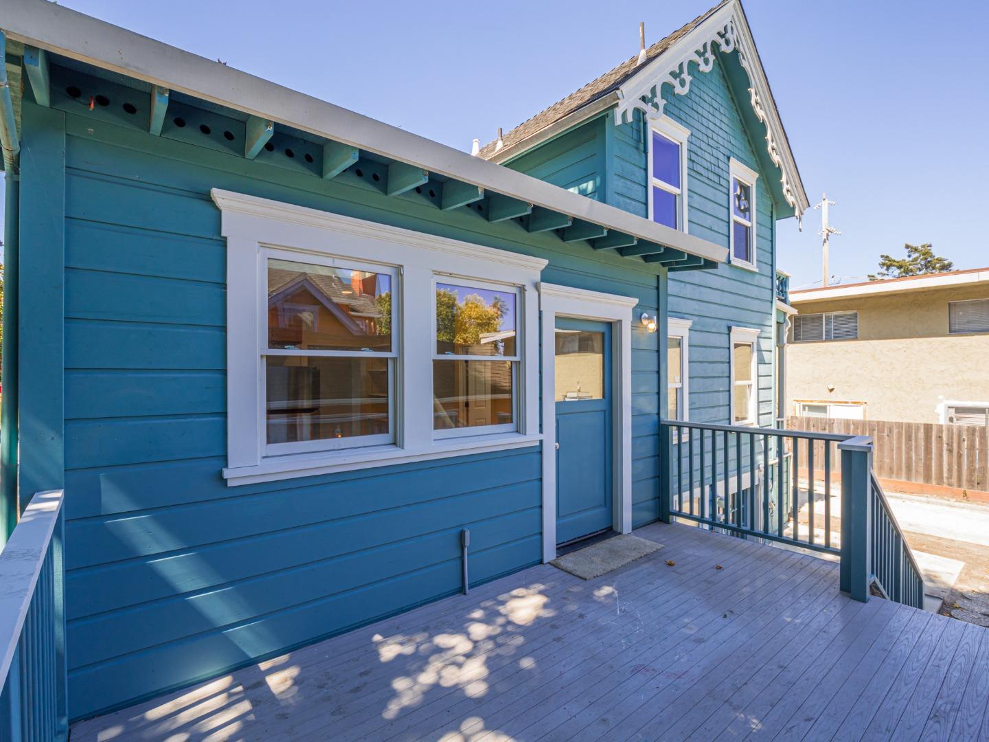 Detail Gallery Image 9 of 72 For 807 Laurel St, Santa Cruz,  CA 95060 - 4 Beds | 2 Baths