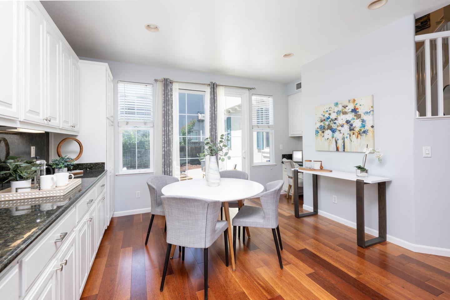 Detail Gallery Image 10 of 30 For 1614 Welford Cir, Hayward,  CA 94544 - 4 Beds | 2/1 Baths