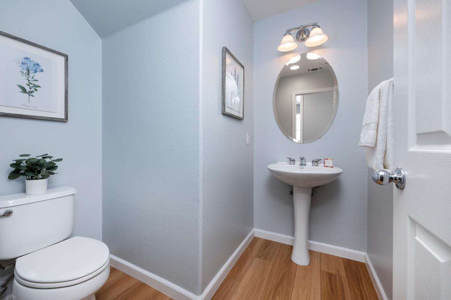 Detail Gallery Image 11 of 30 For 1614 Welford Cir, Hayward,  CA 94544 - 4 Beds | 2/1 Baths