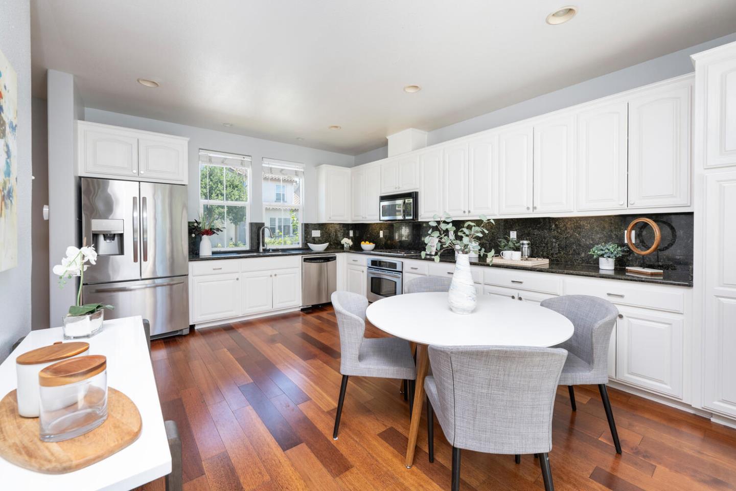 Detail Gallery Image 9 of 30 For 1614 Welford Cir, Hayward,  CA 94544 - 4 Beds | 2/1 Baths