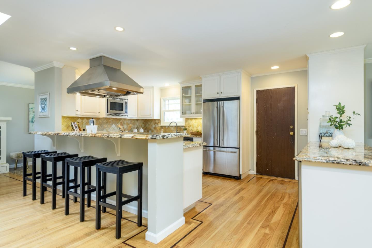 Detail Gallery Image 10 of 26 For 607 Alsace Lorraine Ave, Half Moon Bay,  CA 94019 - 3 Beds | 2 Baths